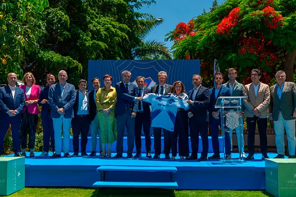 Firma del acuerdo histórico entre CD Tenerife y UD Tenerife para la creación del CD Tenerife Femenino